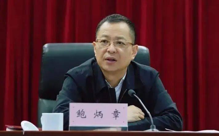 违规出入具有私人会所性质场所，搞权色交易，曾在上药等多家药企任职，61岁的他被“双开”
