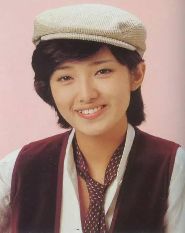 山口百惠与三浦友和：郎才女貌比翼齐飞，羡慕那时的爱情和婚姻
