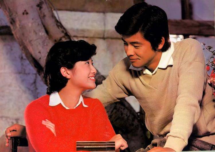 山口百惠与三浦友和：郎才女貌比翼齐飞，羡慕那时的爱情和婚姻