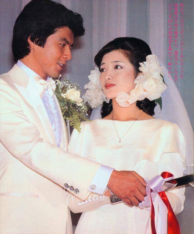 山口百惠与三浦友和：郎才女貌比翼齐飞，羡慕那时的爱情和婚姻