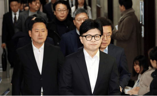 韩媒：韩执政党已就内阁集体辞职、国防部长官免职等问题大体达成共识